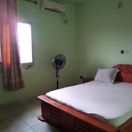 Hotel Kdv Bonabéri Kültér fotó