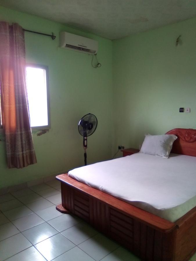 Hotel Kdv Bonabéri Kültér fotó
